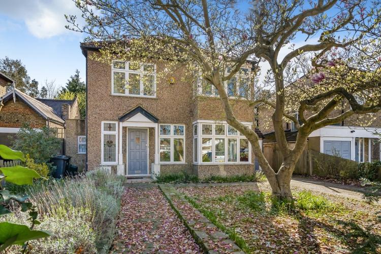 Kings Hall Road Beckenham BR3 4 bed house £3,400 pcm (£785 pw)