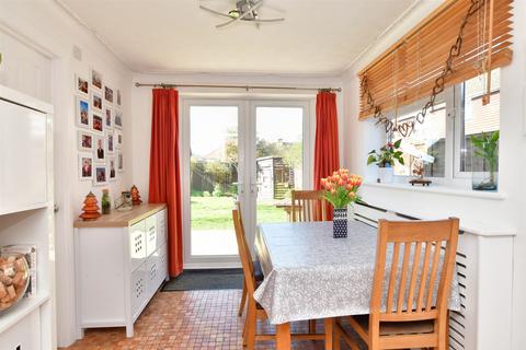 15 Fairlight Field, Ringmer, Lewes, BN8 5QP