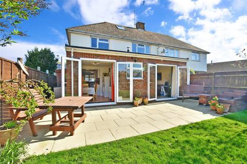 15 Fairlight Field, Ringmer, Lewes, BN8 5QP