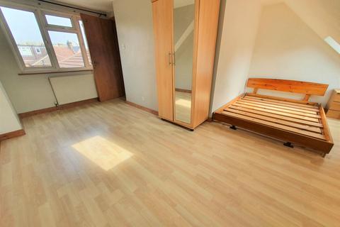 67 Lloyd Road, London, E17 6NP