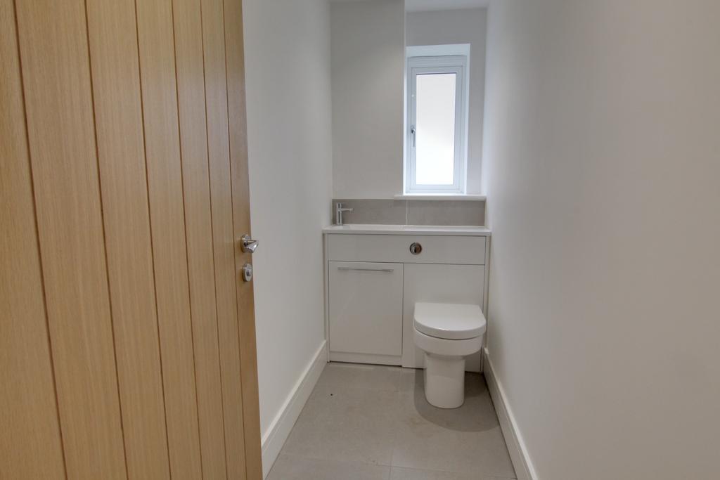 Cloak/shower room