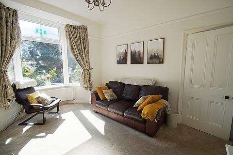 46 Central Avenue, Greenfield, Oldham, OL3 7DH