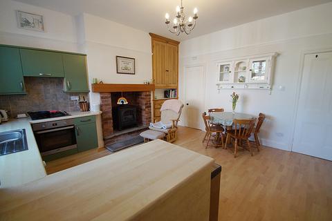 46 Central Avenue, Greenfield, Oldham, OL3 7DH