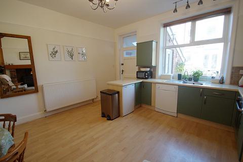 46 Central Avenue, Greenfield, Oldham, OL3 7DH