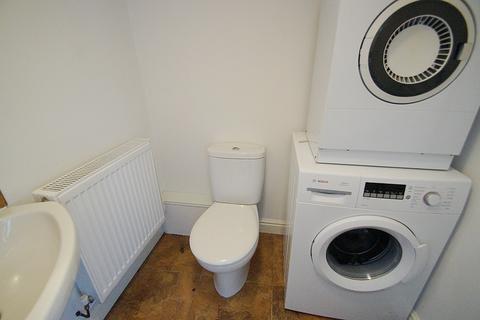 46 Central Avenue, Greenfield, Oldham, OL3 7DH