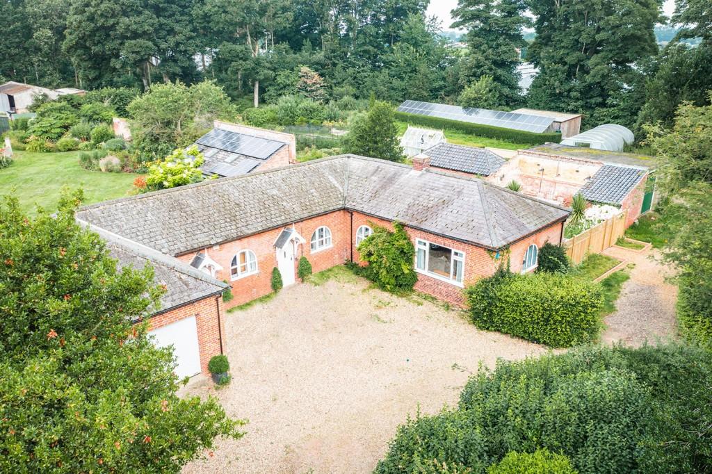 Blofield 3 bed cottage £1,600 pcm (£369 pw)