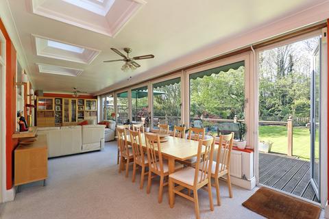 89 Queens Avenue, Feltham, TW13 7NT