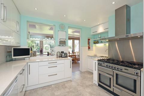 89 Queens Avenue, Feltham, TW13 7NT