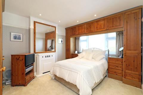 89 Queens Avenue, Feltham, TW13 7NT