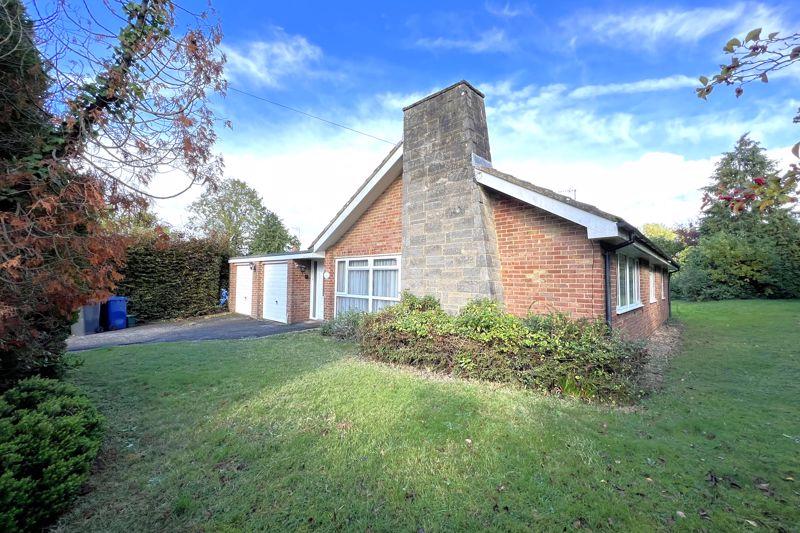 Grange Park, Cranleigh 3 bed bungalow for sale £625,000