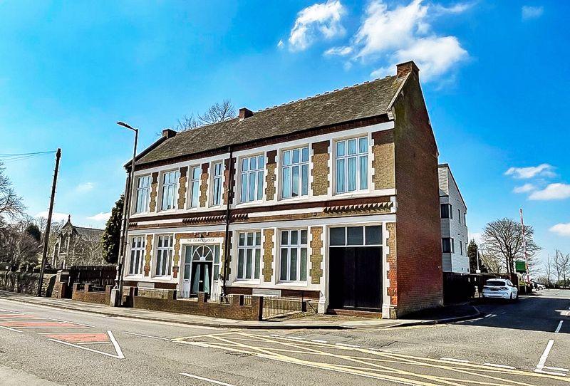 High Holborn, SEDGLEY, DY3 1SP 2 bed flat for sale £90,000