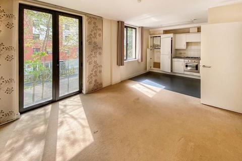 1 bedroom flat for sale, Godstone Road, Whyteleafe