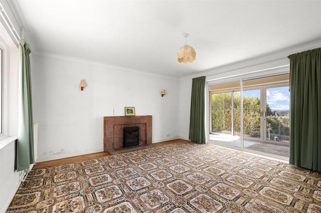 3 Reception Rooms