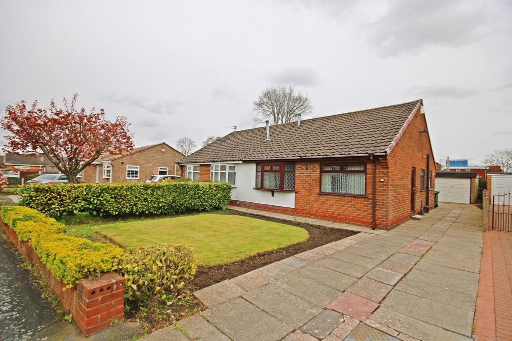 Laburnum Avenue, Woolston, Warrington, WA1 2 bed semidetached bungalow