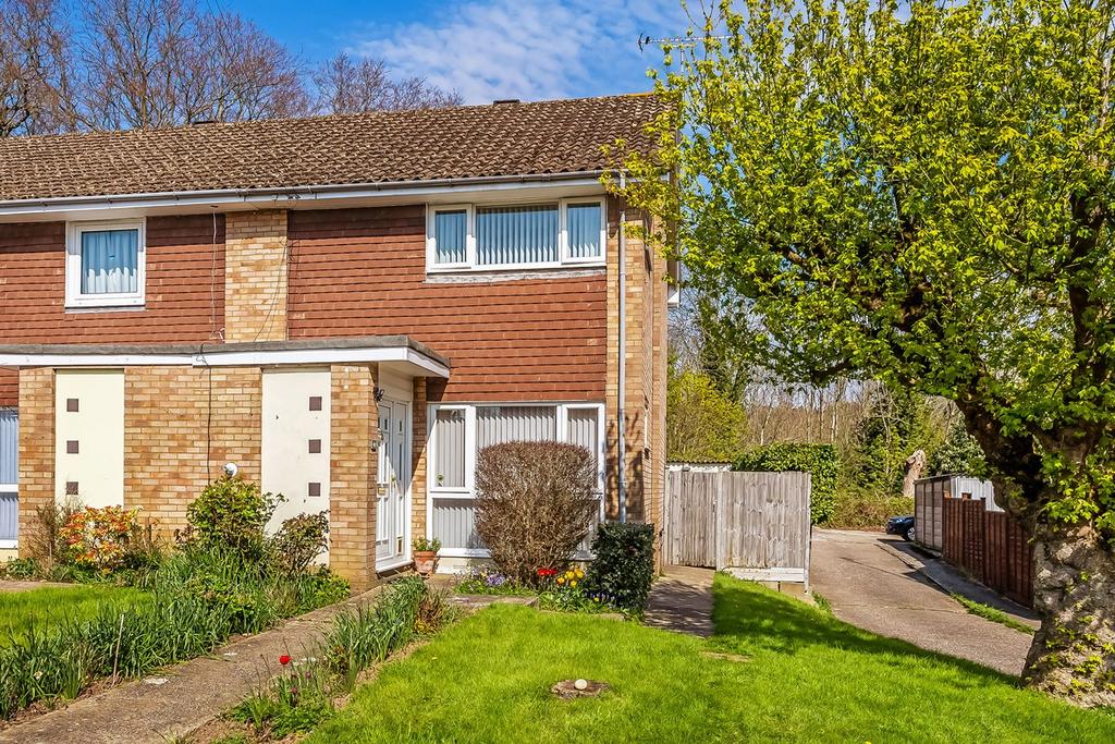 Home Park, Oxted, RH8 2 bed end of terrace house - £400,000