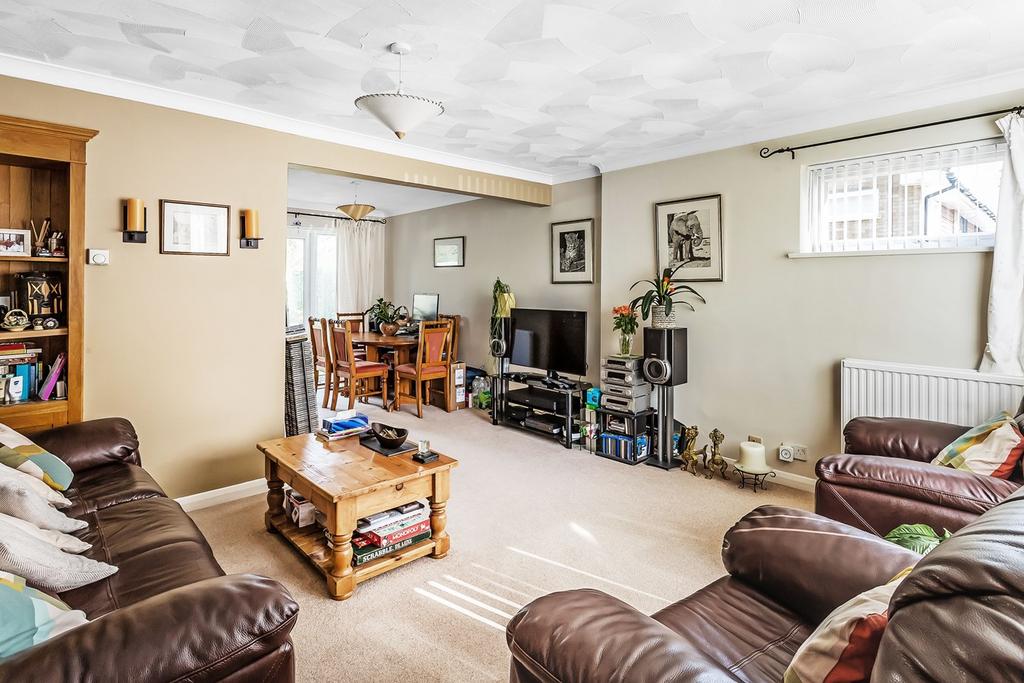 Home Park, Oxted, RH8 2 bed end of terrace house £400,000