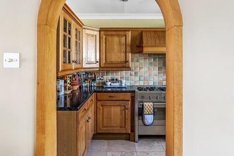 41 Home Park, Oxted, RH8 0JS