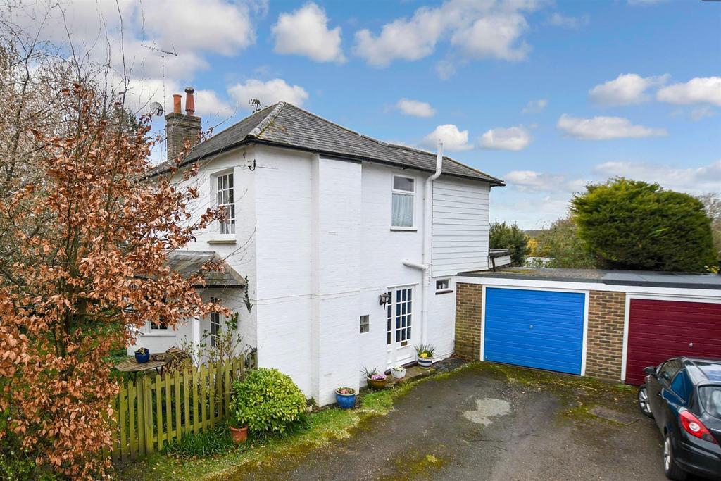 Station Road, Isfield, Uckfield, East Sussex 4 bed detached house for