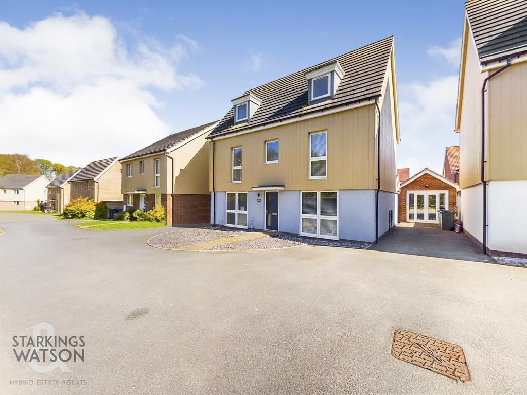 Peacock Grove, Queens Hill, Costessey 5 bed detached house for sale £