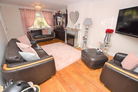 151 Sturdee Road, Leicester, LE2 9EE