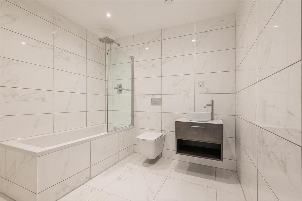Main Bathroom