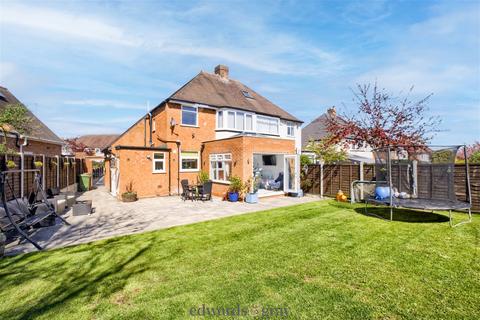 25 Hazelhurst Road, Castle Bromwich, Birmingham, B36 0BH