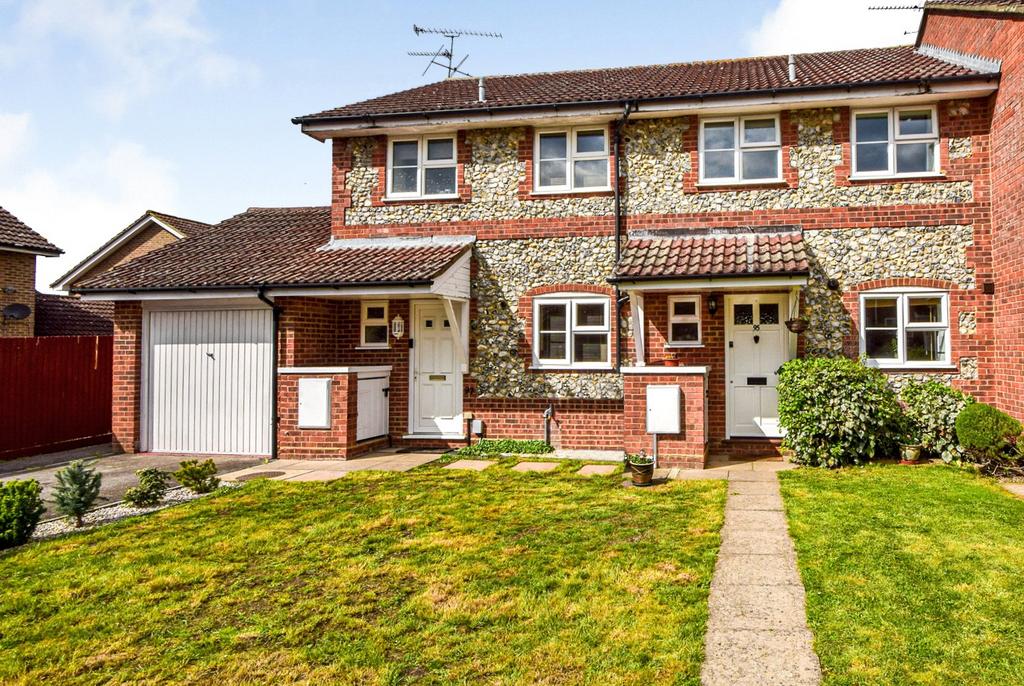 Yateley GU46 3 bed terraced house for sale £375,000