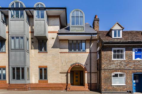 Victoria Street, St Albans, AL1