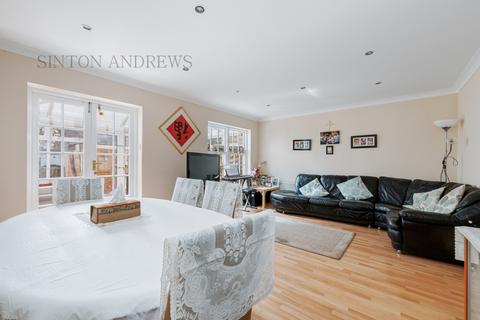 undefined, Woodville Gardens, Ealing, W5