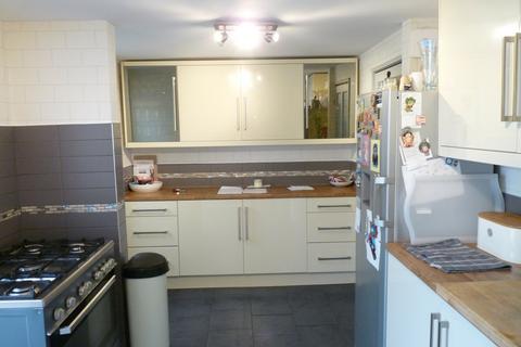 20 Chestnut Close, Edenbridge, TN8 5JJ