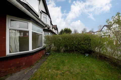 3 bedroom semi-detached house to rent, Winchester Avenue, Prestwich
