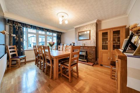 7 Ash Grove, West Wickham, BR4 0QL