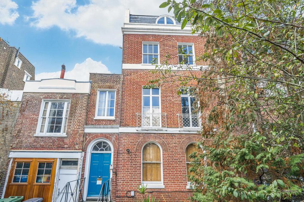 Brixton Road, Stockwell 2 bed flat for sale £570,000