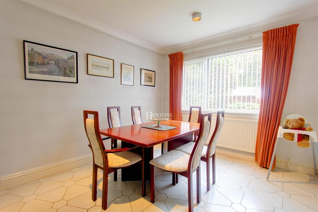 Oakburn, Heath Halt Road, Cyncoed, Cardiff 4 bed detached house for