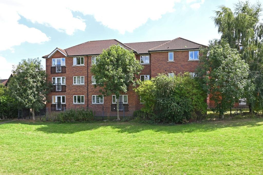 Yearsley House, Pinsent Court, York, YO31 2 bed apartment for sale £