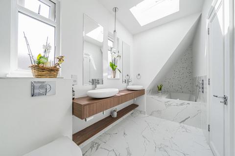 Flat 3, 29 West Lodge Avenue, London, W3 9SE