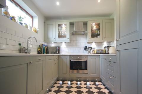 3 bedroom end of terrace house for sale - Mountain Ash, Tilden Road, Compton  SO21 2DW