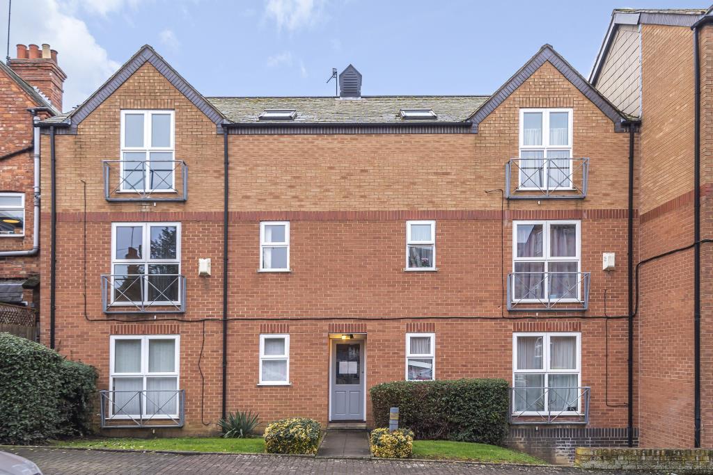 Banbury, Oxfordshire, OX16 2 bed flat for sale £150,000