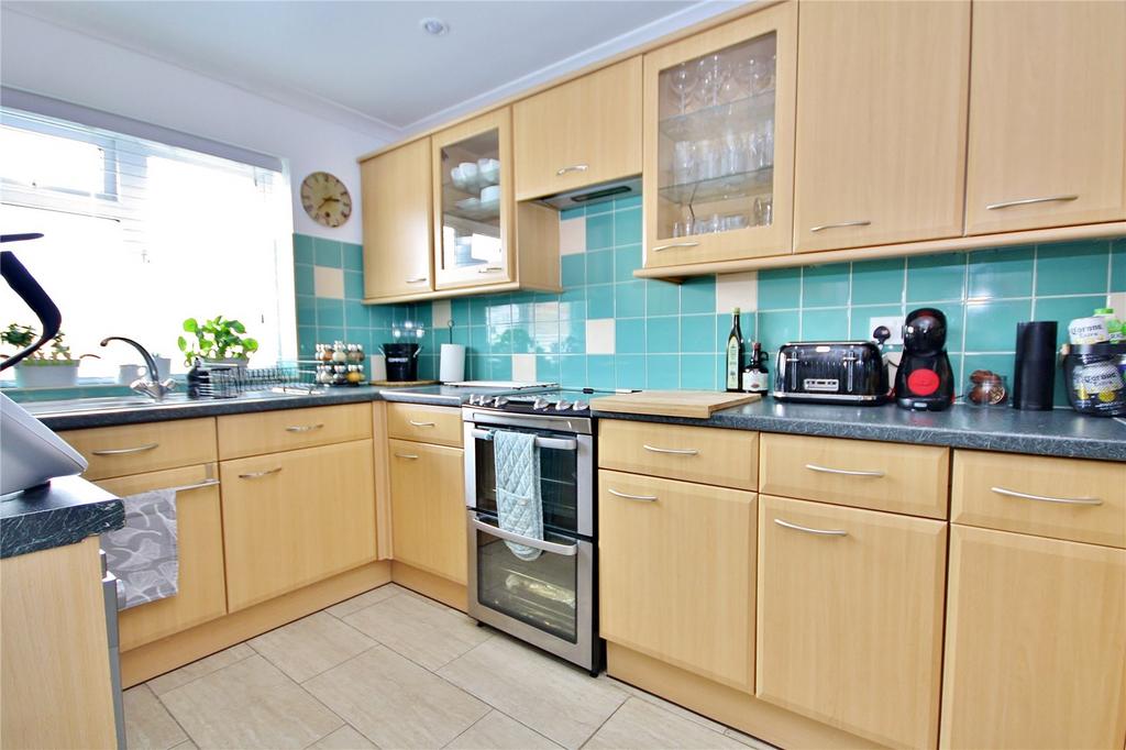 Eden Grove Road, Byfleet, West Byfleet, Surrey, KT14 2 bed
