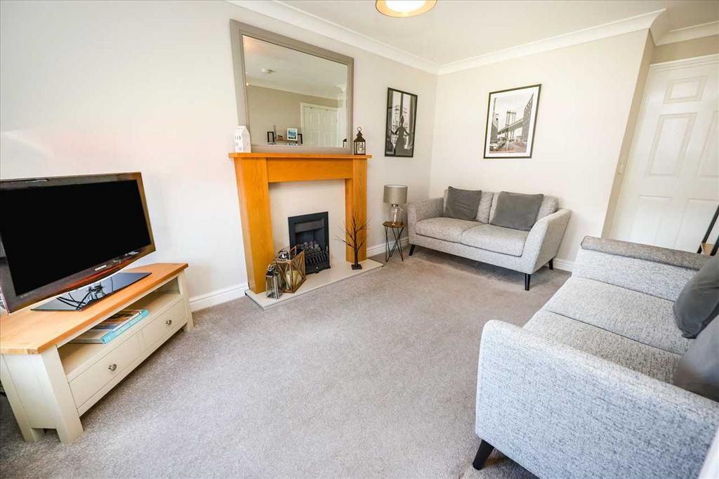 Ripon Close, Bracebridge Heath 2 bed semidetached house £180,000