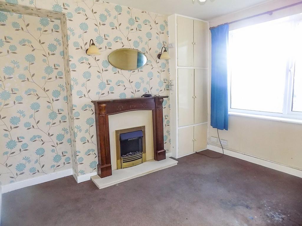 Mount Earl, Bridgend, Bridgend... 3 bed semidetached house £100,000
