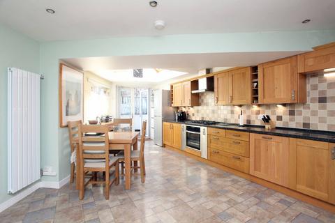 81 Burnside, Auchtermuchty, Cupar, KY14 7AL