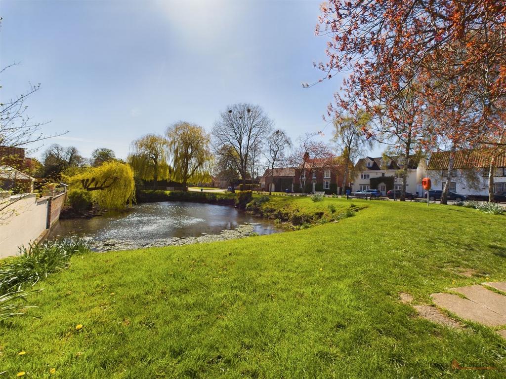 2 Bedroom End Terrace House   For Sale