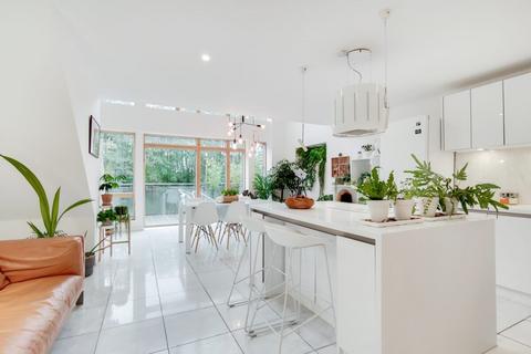 3 bedroom apartment for sale - Renaissance Walk London SE10