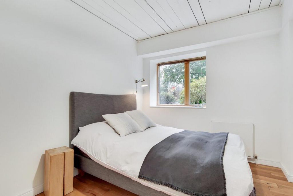 5 Bedroom 3-0