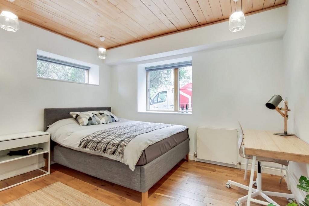 4 Bedroom 2-0