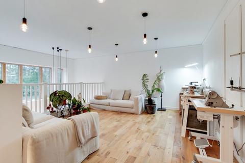 Flat 1, Faraday Lodge Renaissance Walk, London, SE10 0QL