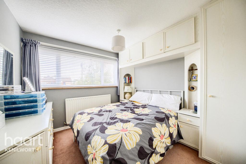 Grange Avenue, Kenilworth 4 bed semidetached house £465,000
