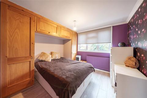46 Envis Way, Fairlands, Guildford, GU3 3NJ
