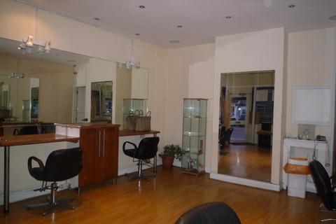 Hairdresser and barber shop to rent, Whitehorse Road, Croydon CR0